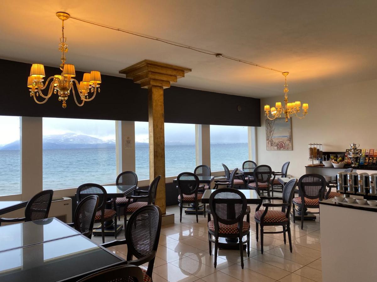 Hotel Estee Desenzano del Garda Exterior photo