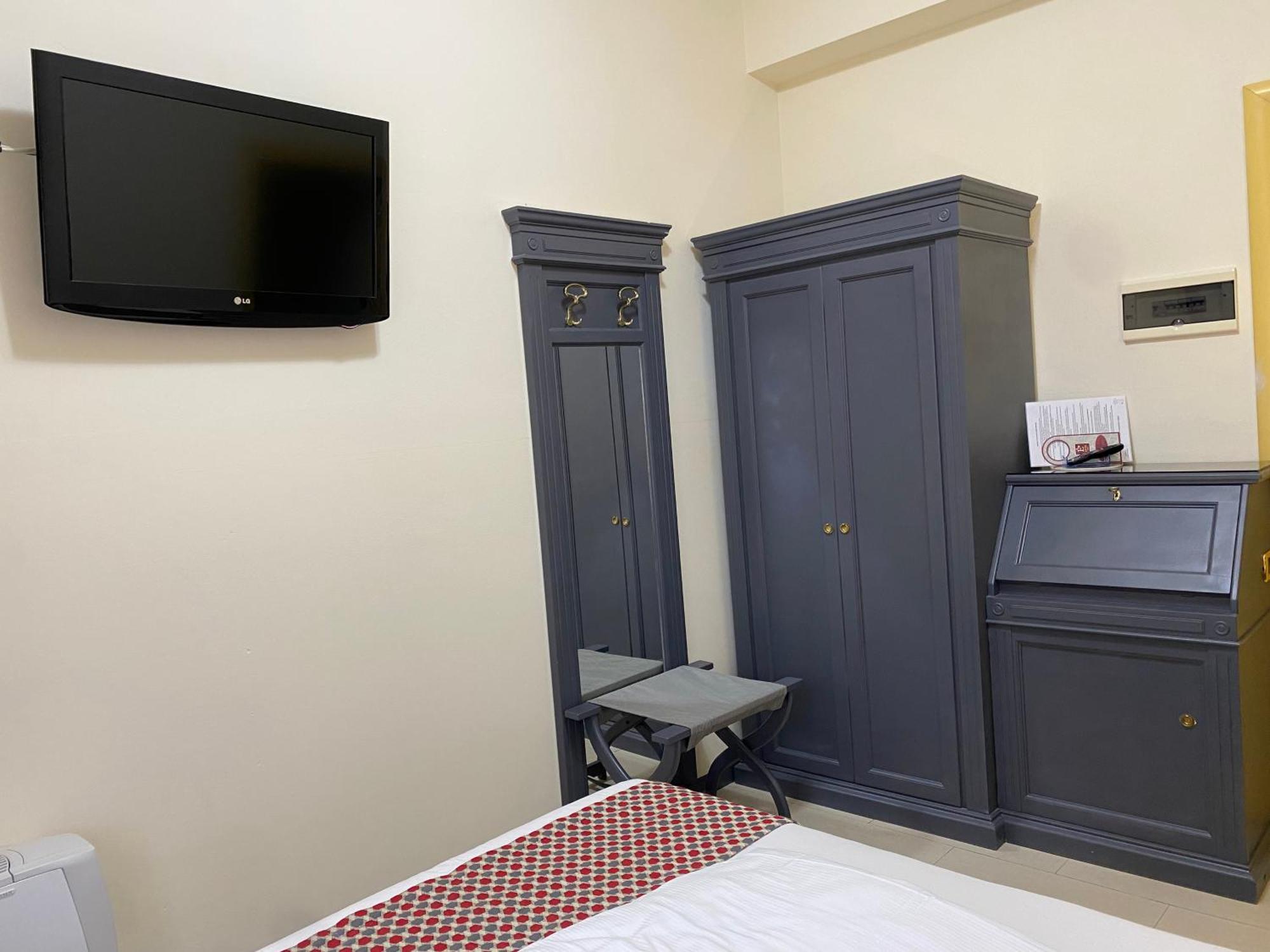 Hotel Estee Desenzano del Garda Exterior photo